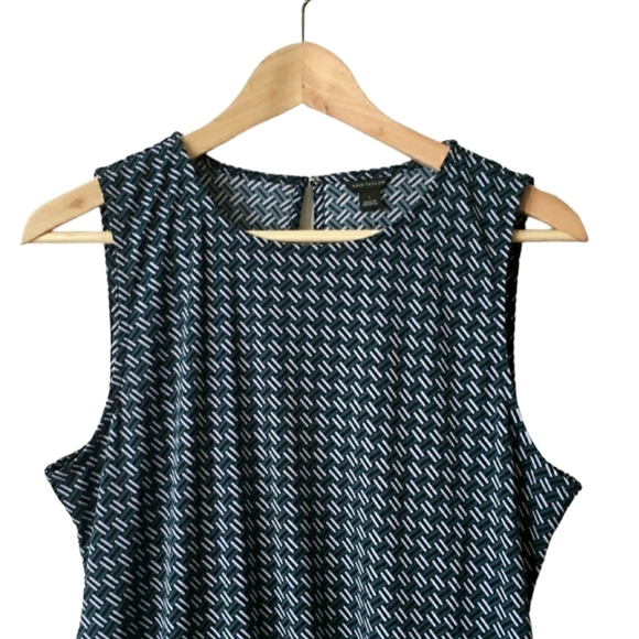 Ann Taylor NWT Geo Drapey Mid Flare Dress Size Sm - Picture 4 of 13